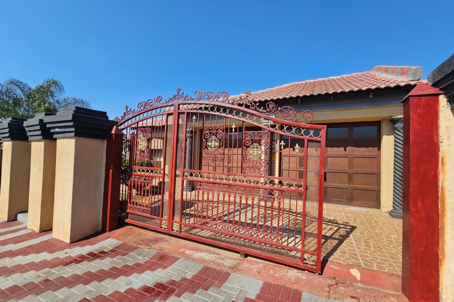 3 Bedroom Property for Sale in Tlhabane West North West